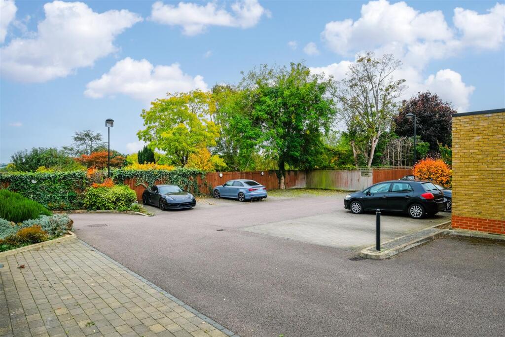 3 Ivydene Court-17.jpg