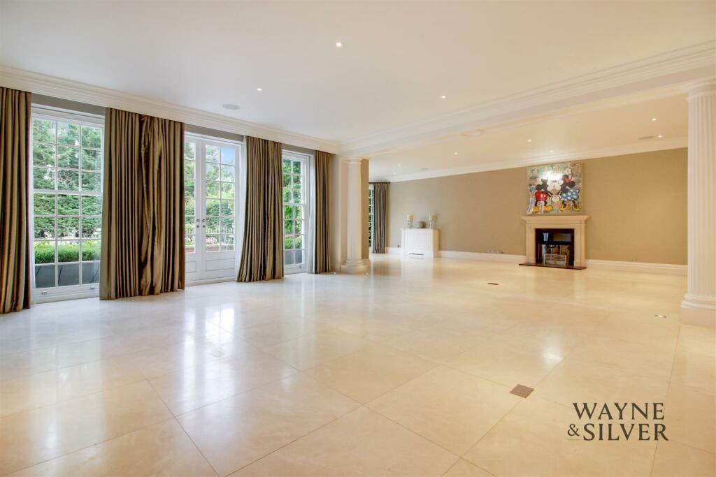 LOUNGE-EMPTY2-1.jpg