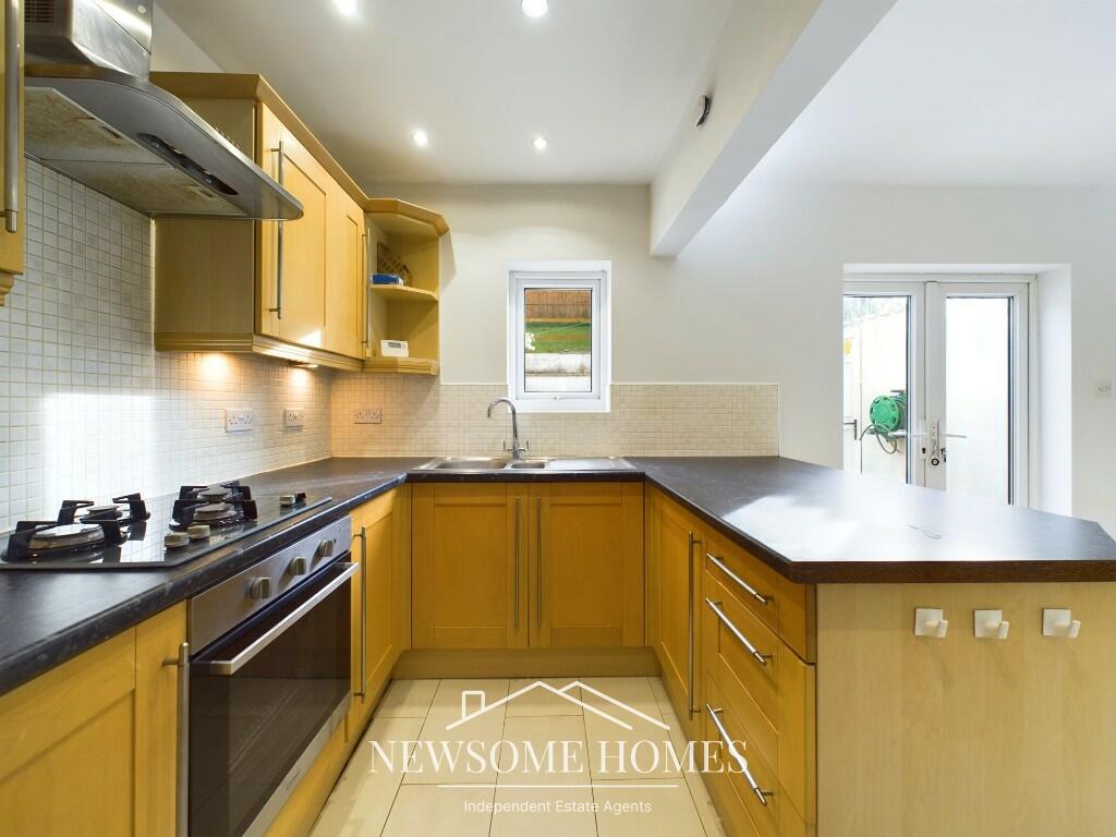 Kitchen/ Dining Room
