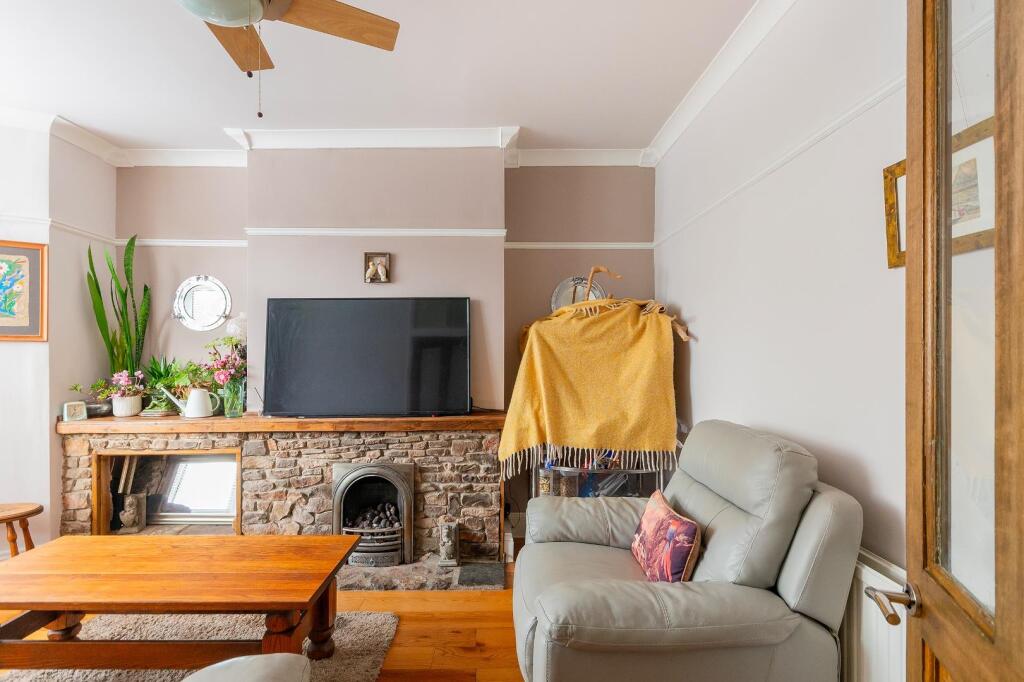 0W1SSE - Living Room D.jpg