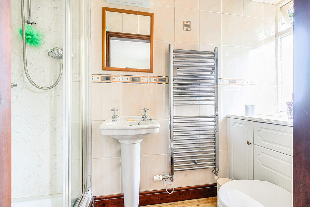 Bedroom One Ensui...