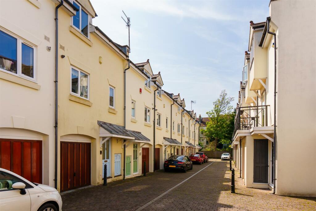 15 Oxford Mews-23.jpg