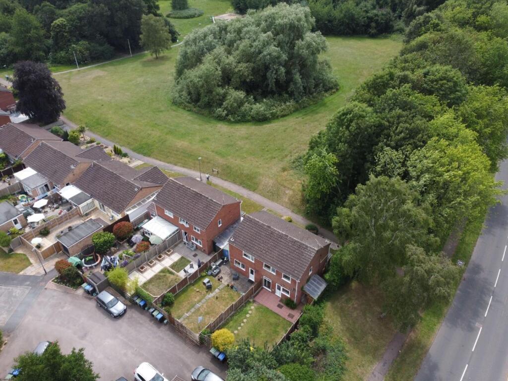 16 Twycross Walk aerial-8.jpg