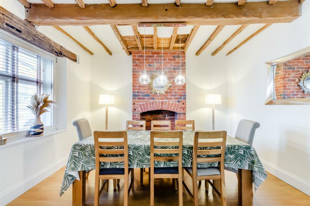 8627605-interior07.jpg