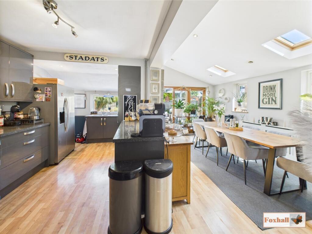 Kitchen/Breakfast Room