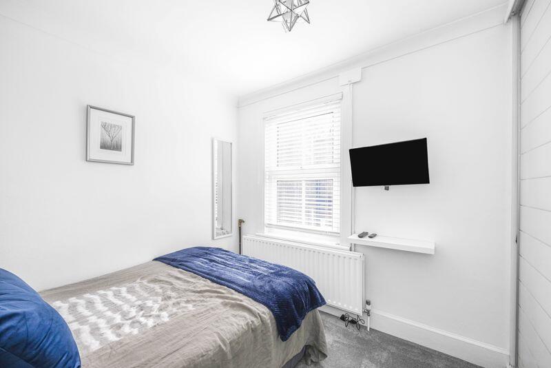 Middle Bedroom