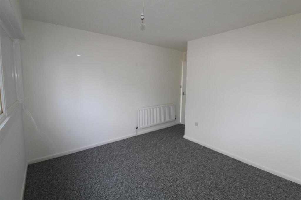 Bedroom2..JPG