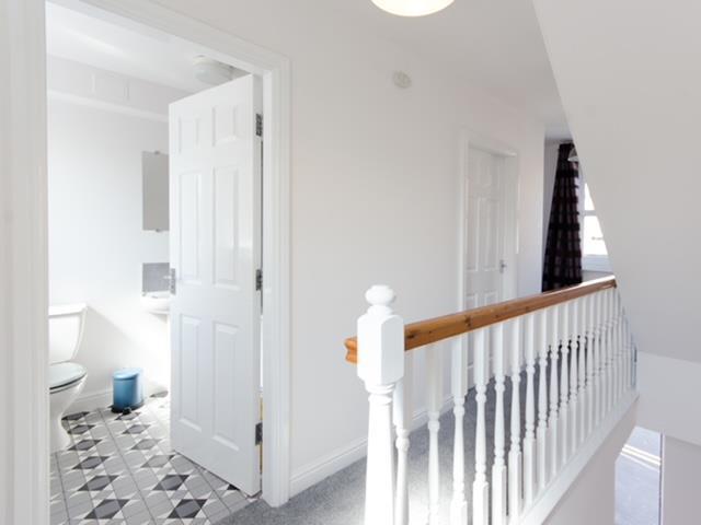 FIRST FLOOR LANDING