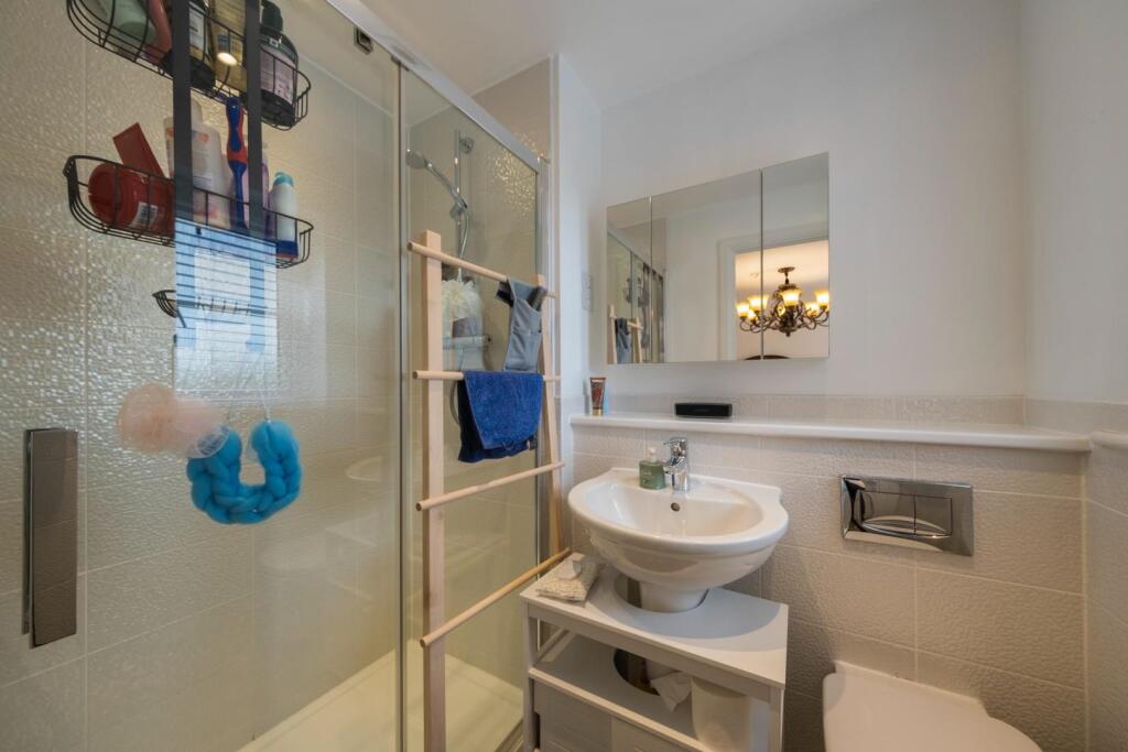 15 Holcroft Drive-024.JPG