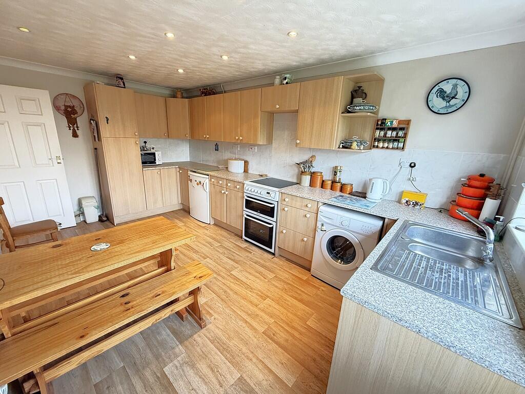 KITCHEN 2