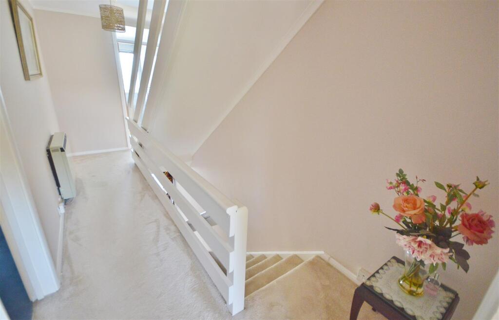 FIRST FLOOR LANDING