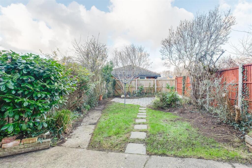 Constables - Meadow Close-5.jpg