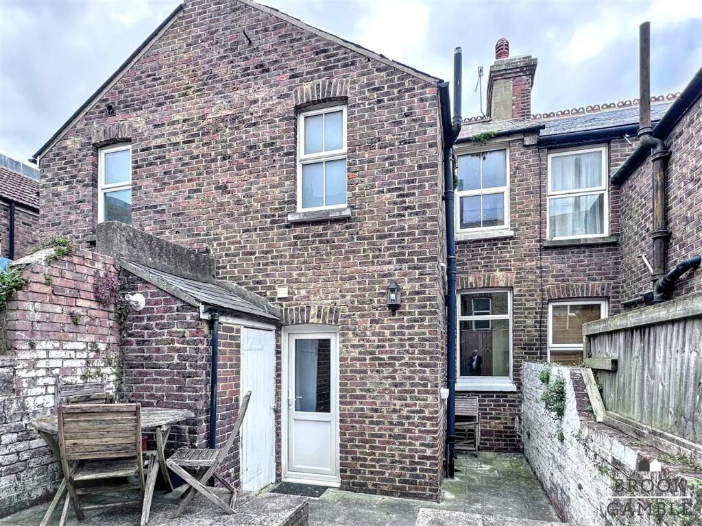 01323 438506