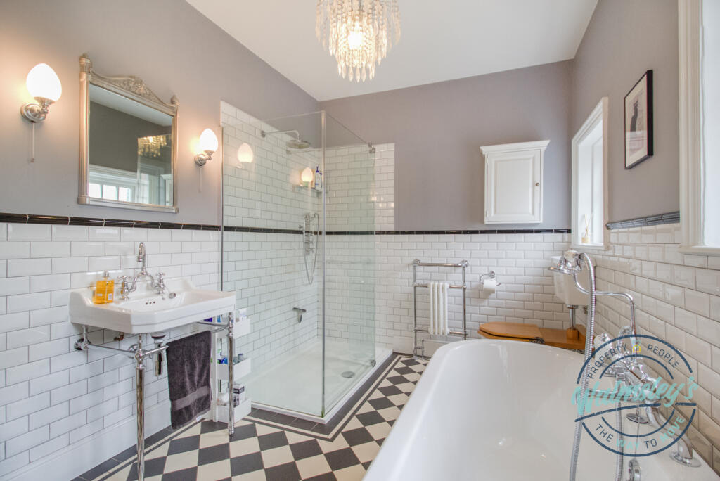 4 piece bathroom