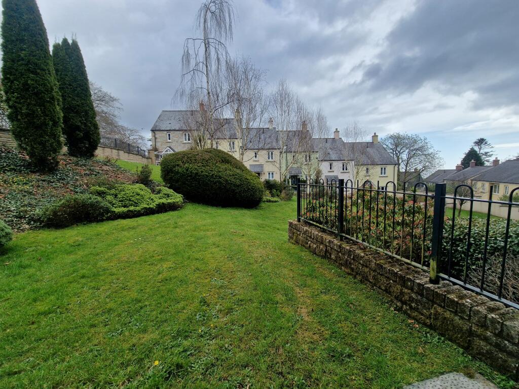 Private part over shared communal garden
