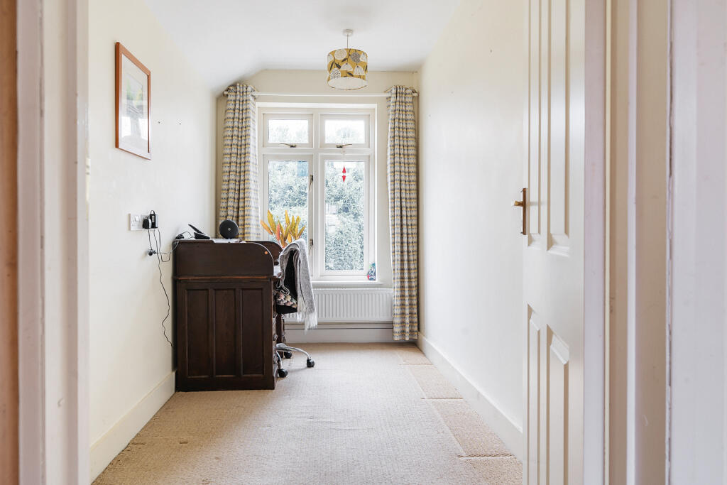 Sitting Room / Bedroom 5