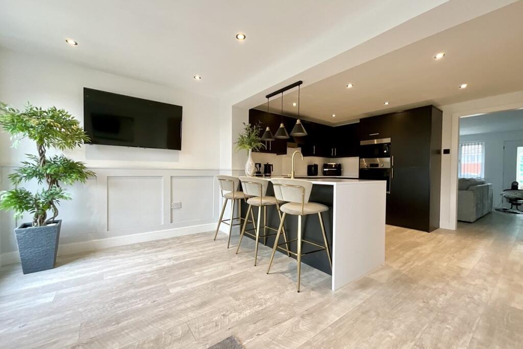 living/kitchen/dinin