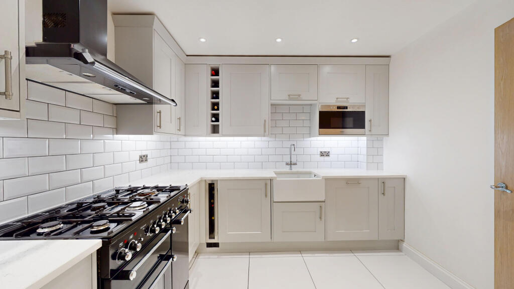 Queens-House-74-Carrisbooke-04152025_170904