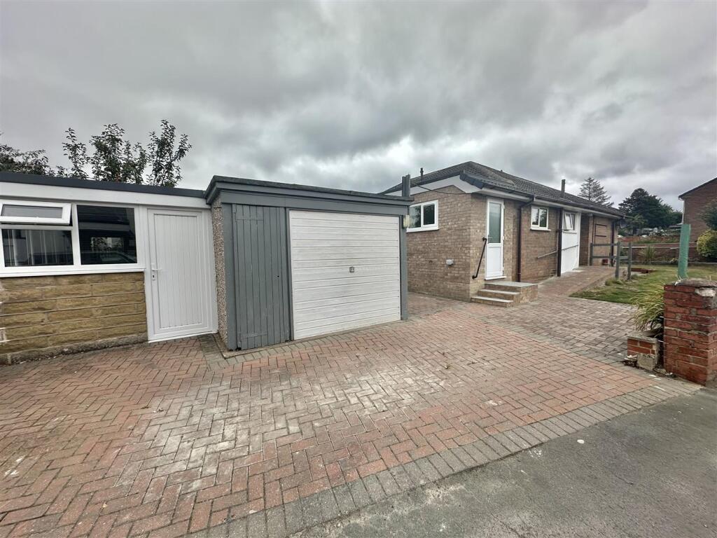 Bramleys Estate Agents - Robyn Royd Avenue - Mirfi