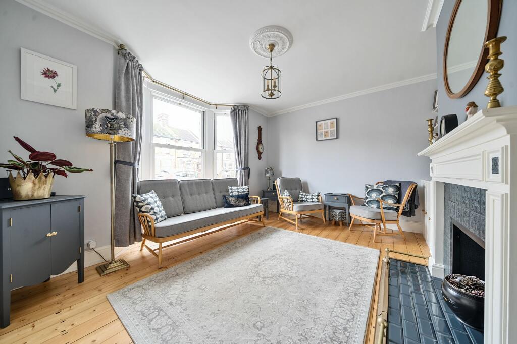 Living Room (2)