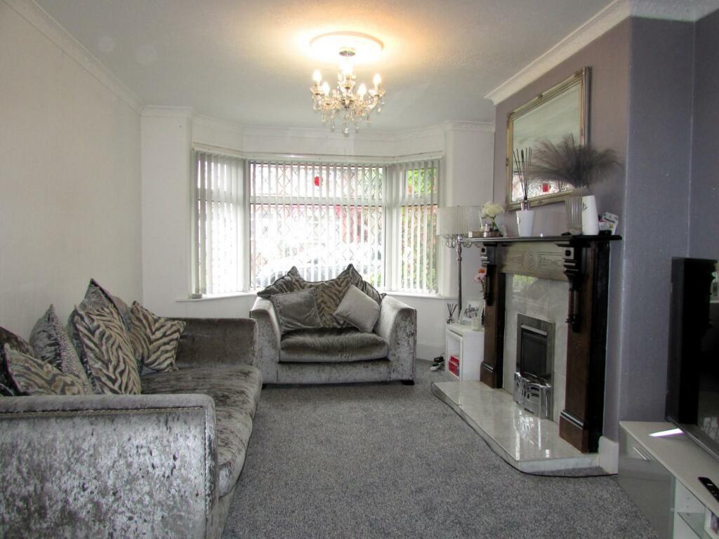 CliftonSt42lnge2.JPG