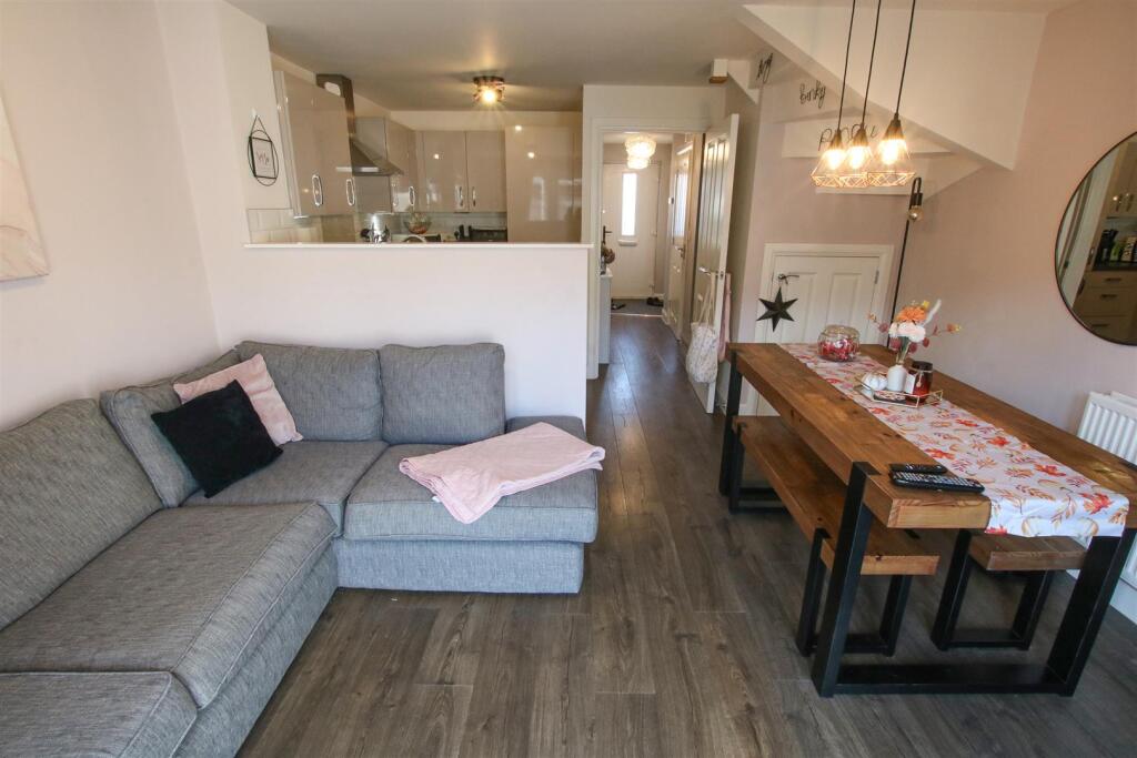 OPEN PLAN LIVING/ DINING/ KITCHEN