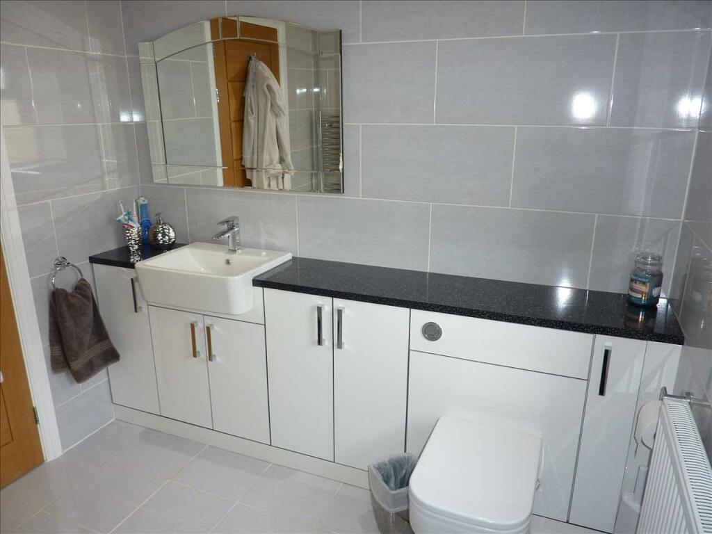 ENSUITE SHOWER ROOM