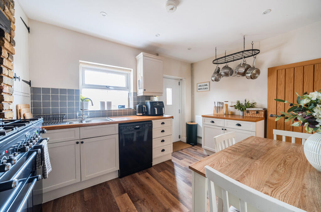 1383984-23-692445...