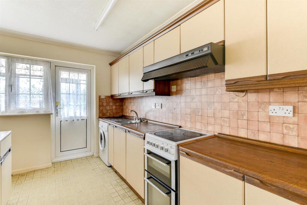 For Sale by Aspire Residential | Hurston Close