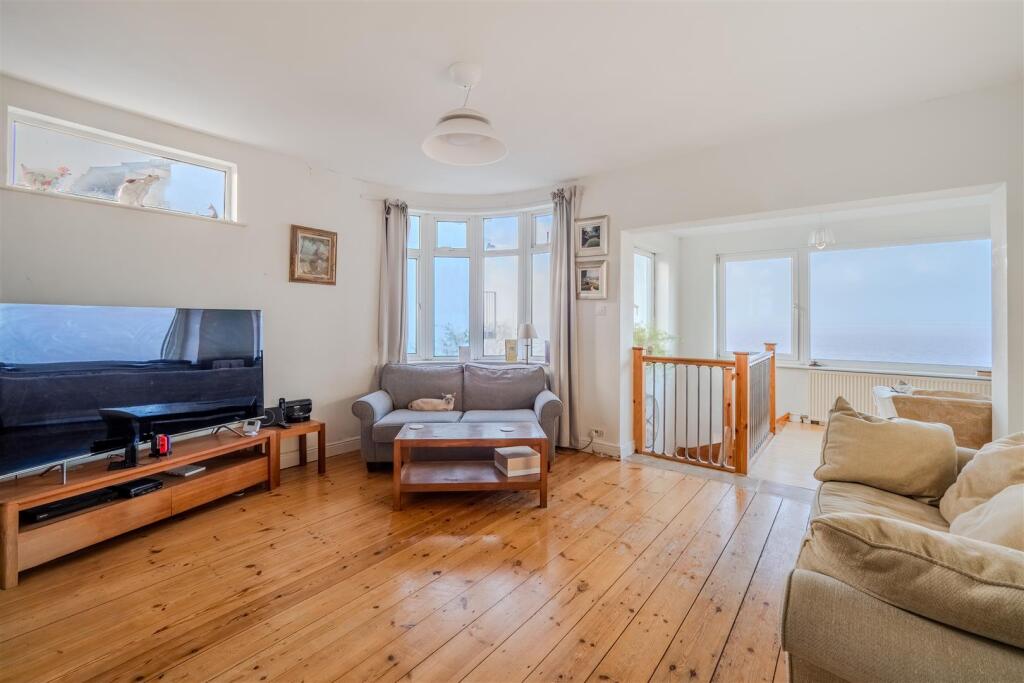 Living Room.jpg