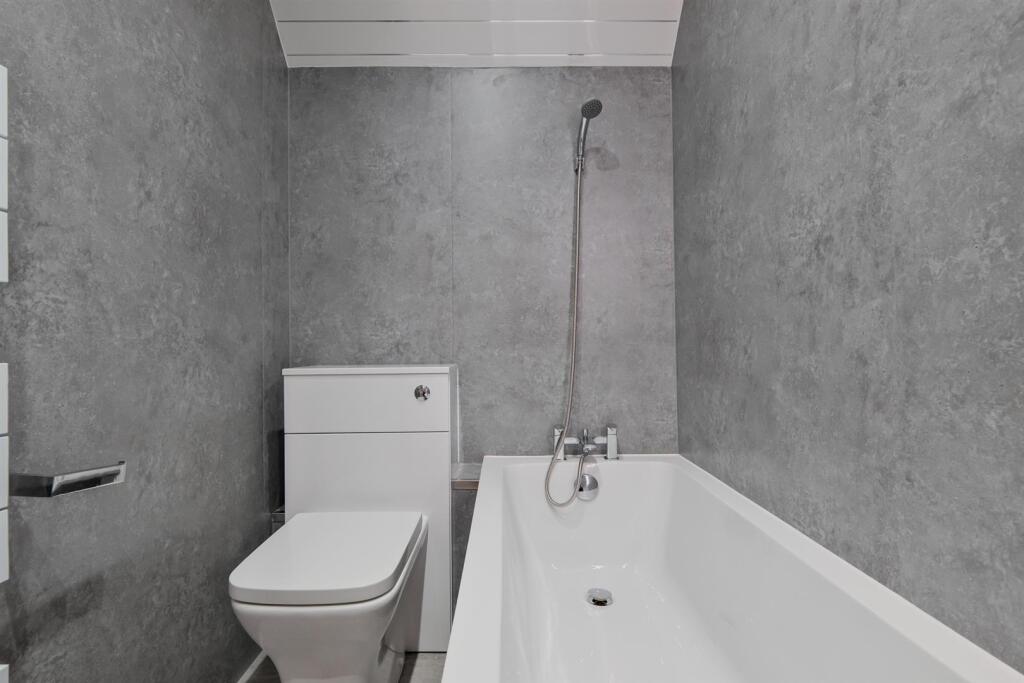 046-3 Loanhead Crescent, Newarthill, ML1 5AW.jpg