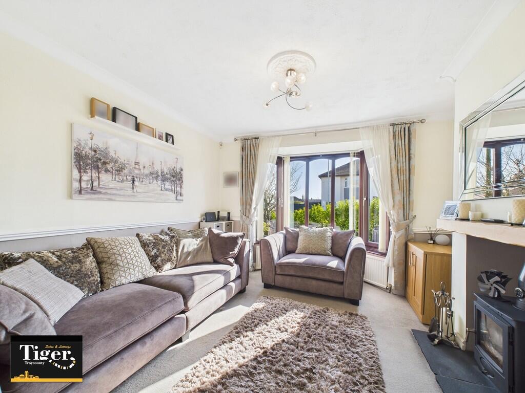 CAM02176G0-PR0505...