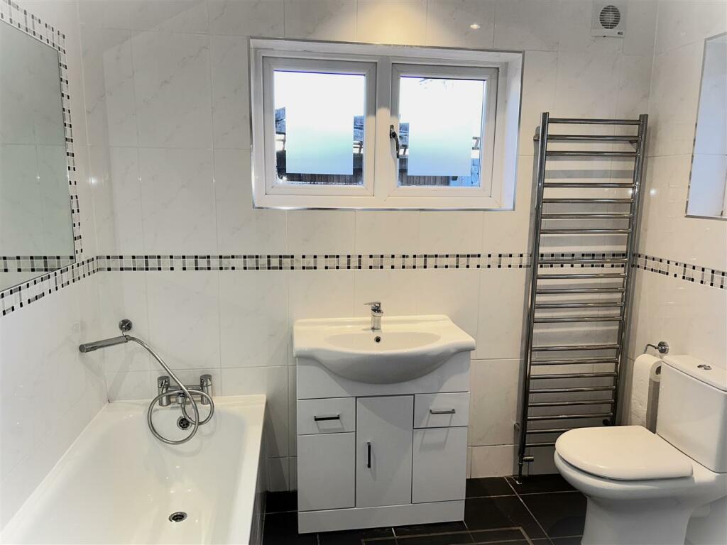 bathroom .JPG