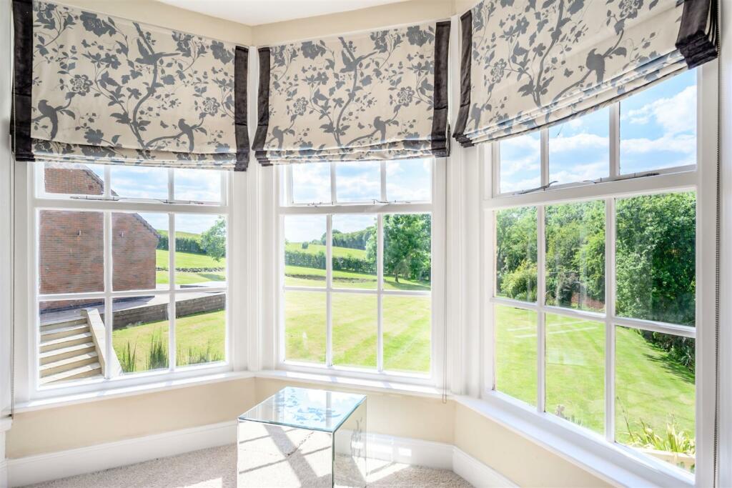 8509411-interior32.jpg