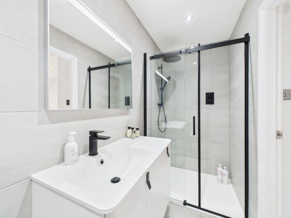 CAM02093G0-PR0067-STILL014