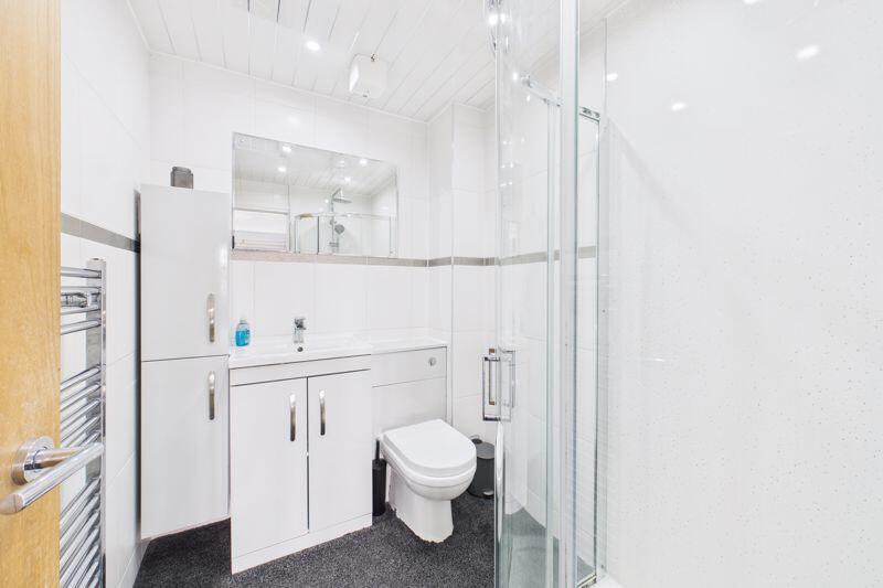 En-suite 1