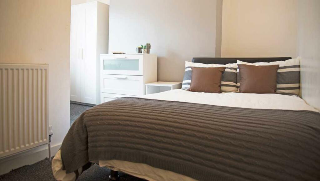 8-bed-student-house-britannia-road-north-1-portsmo