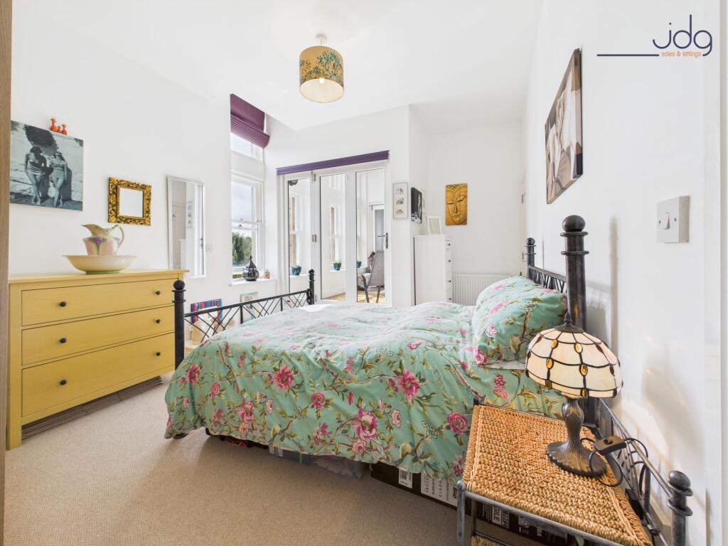 Double Bedroom with Ensuite and Balcony entrance