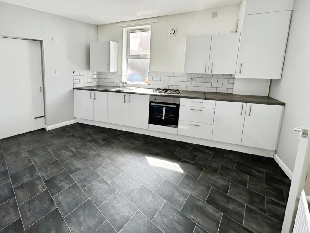 b5202a4a-Kitchen.jpg