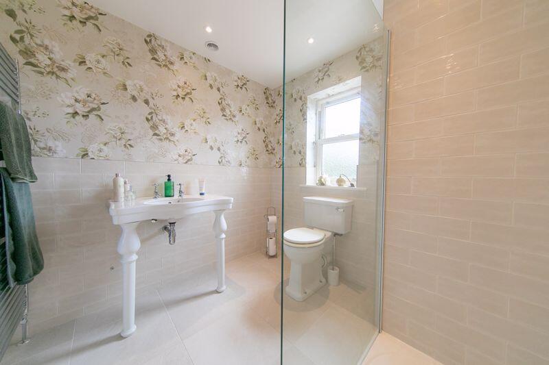 Bedroom 1 en-suite