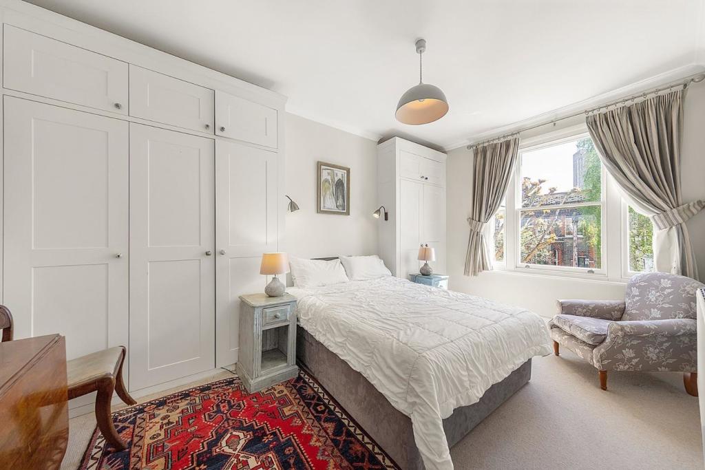 Bedroom One.jpg