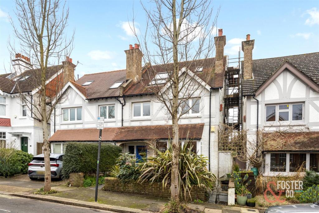 Bigwood Avenue, 21-028.JPG