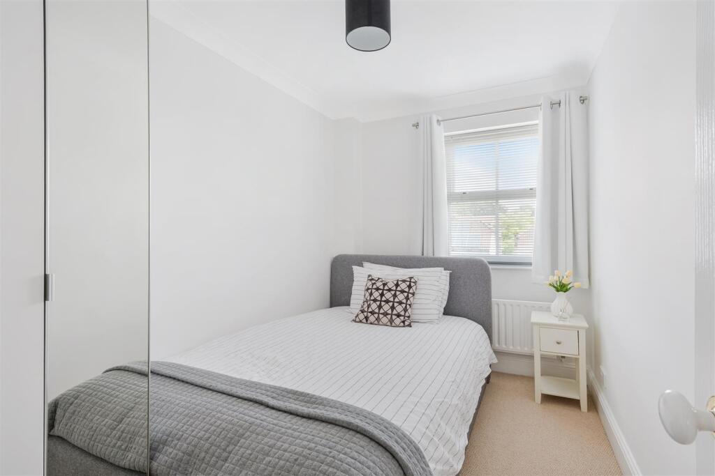 ST THERESA CLOSE (9).jpg