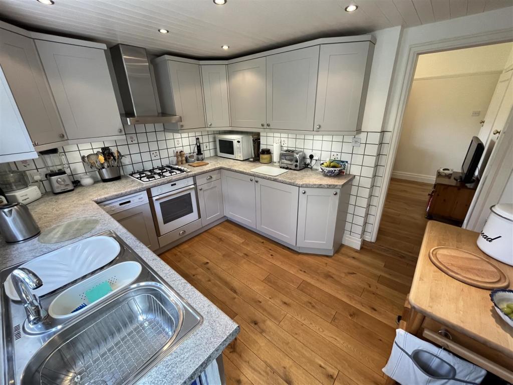Kitchen Aspect 2.jpg