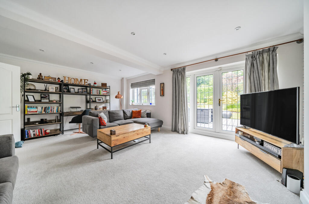 1310654-7-684fe90...