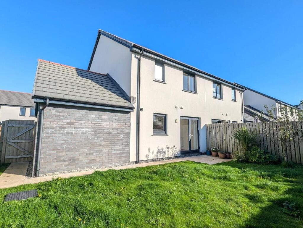 27 Red Cove Close Garden