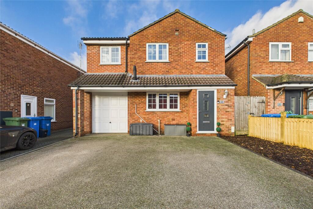 Moray Avenue, College Town, Sandhurst, GU47