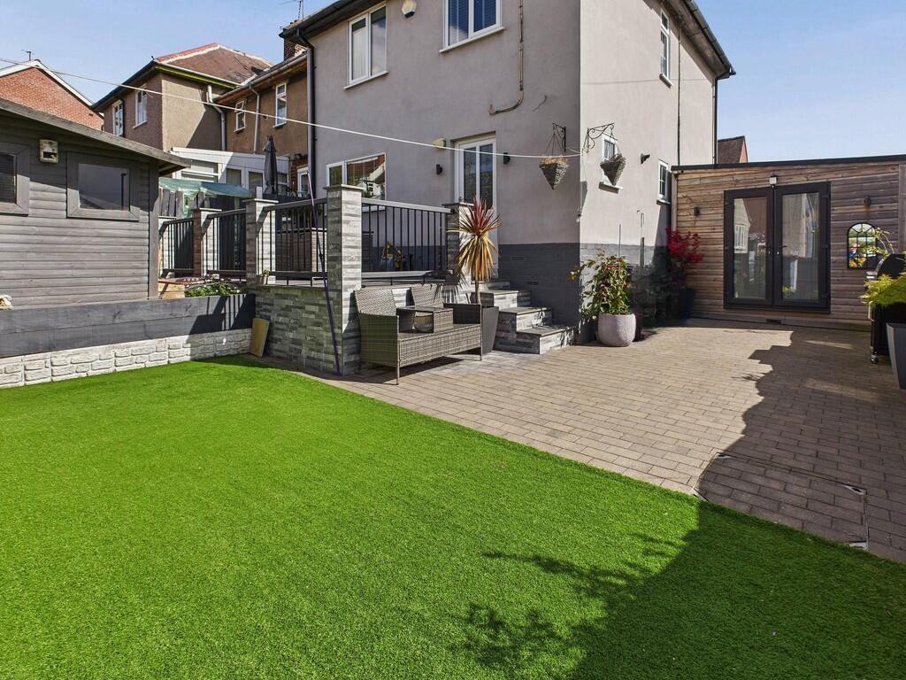 CAM04273G0-PR0190...