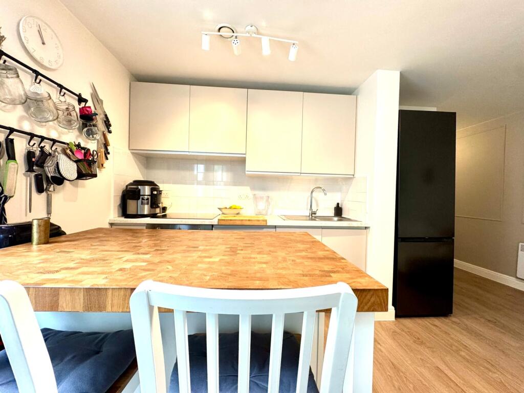 Kitchen / Living Room 3