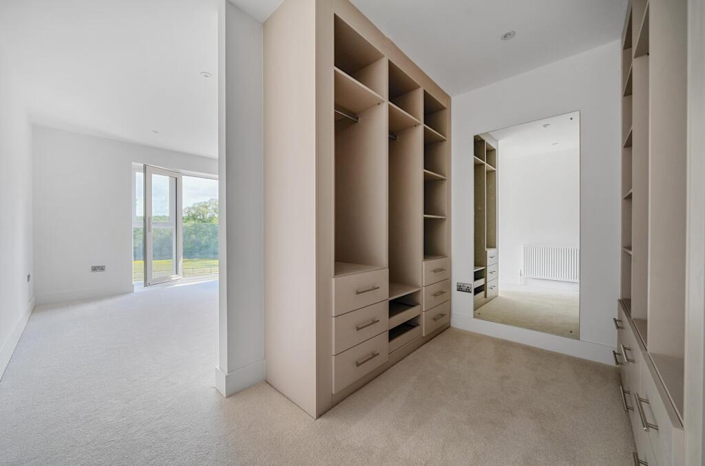 1295988-12-683044...